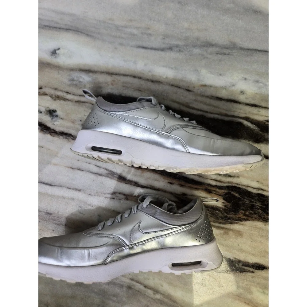 Nike Air Max Thea Silver Metalic Sneaker Shoe  819640-001 70s‎ retro futuristic